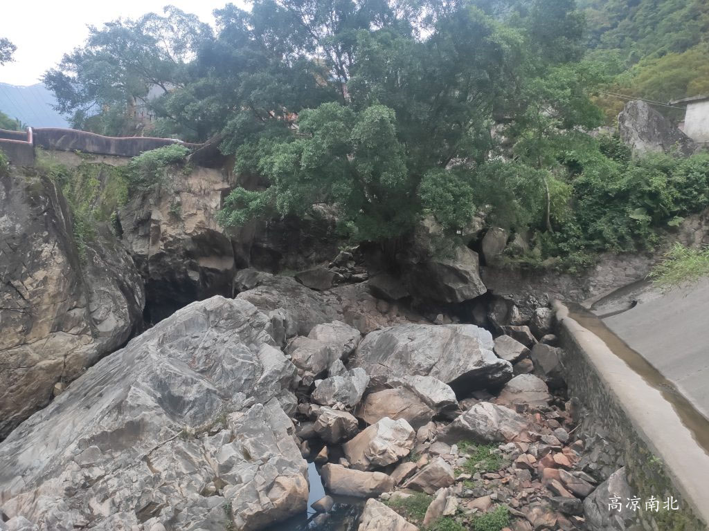 图片[1]-信宜平塘石印风景区-平塘石印百年古庙-高凉南北